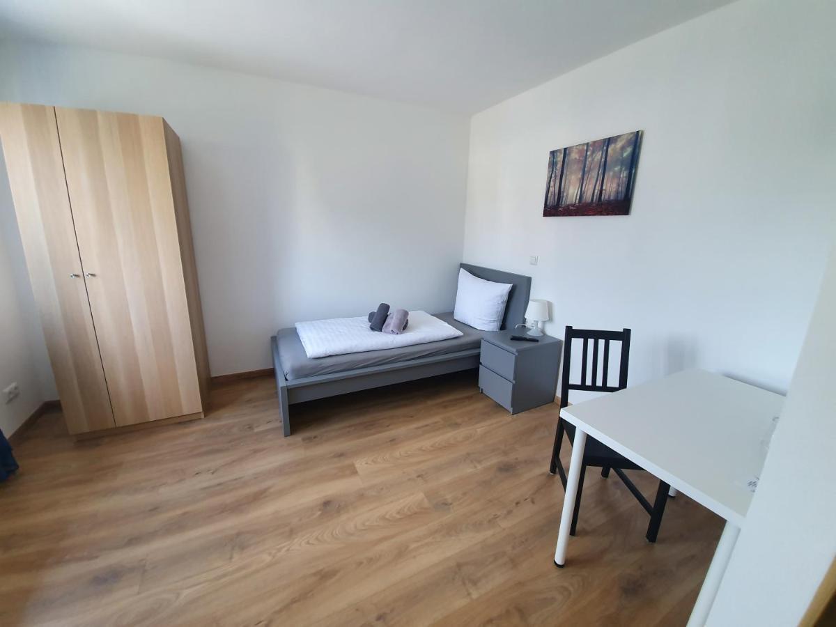 Gaestehaus Am Heuss-Platz Erlangen Bagian luar foto