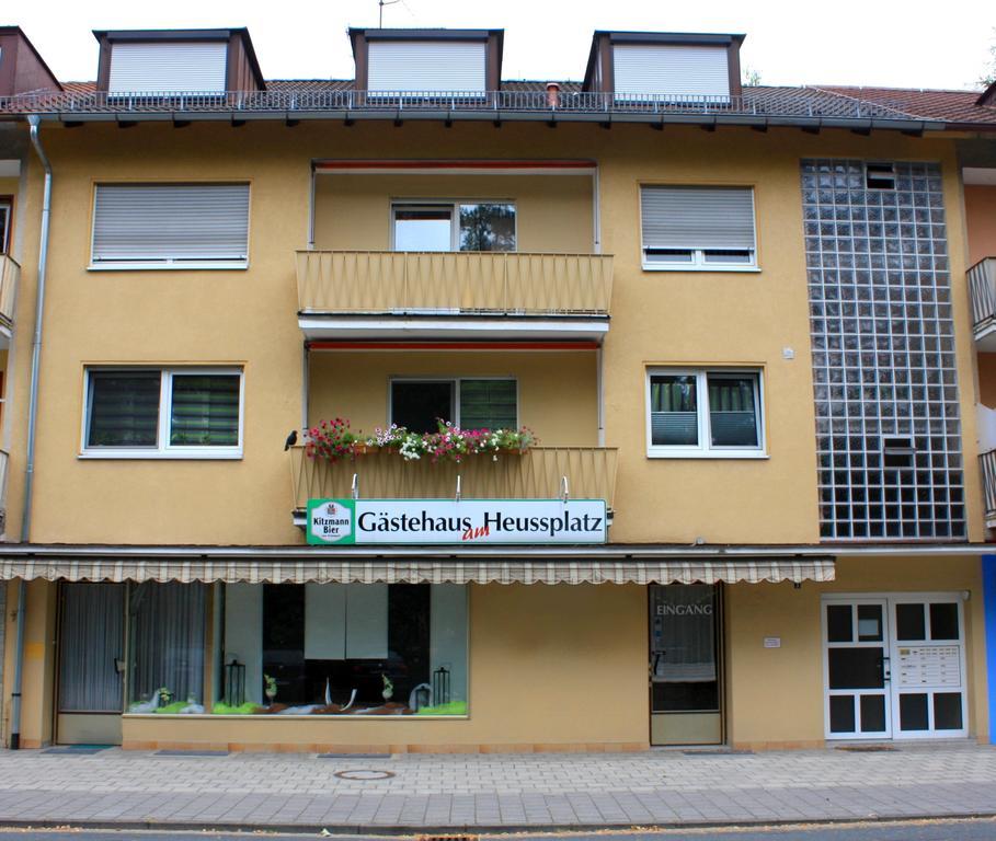 Gaestehaus Am Heuss-Platz Erlangen Bagian luar foto