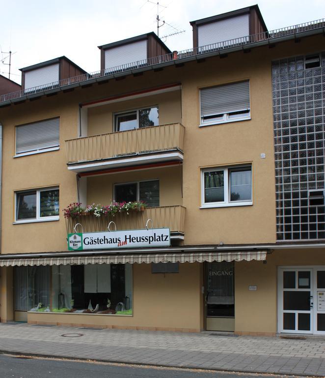 Gaestehaus Am Heuss-Platz Erlangen Bagian luar foto